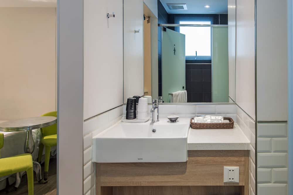 Photo of Bathroom in Zhongzheng