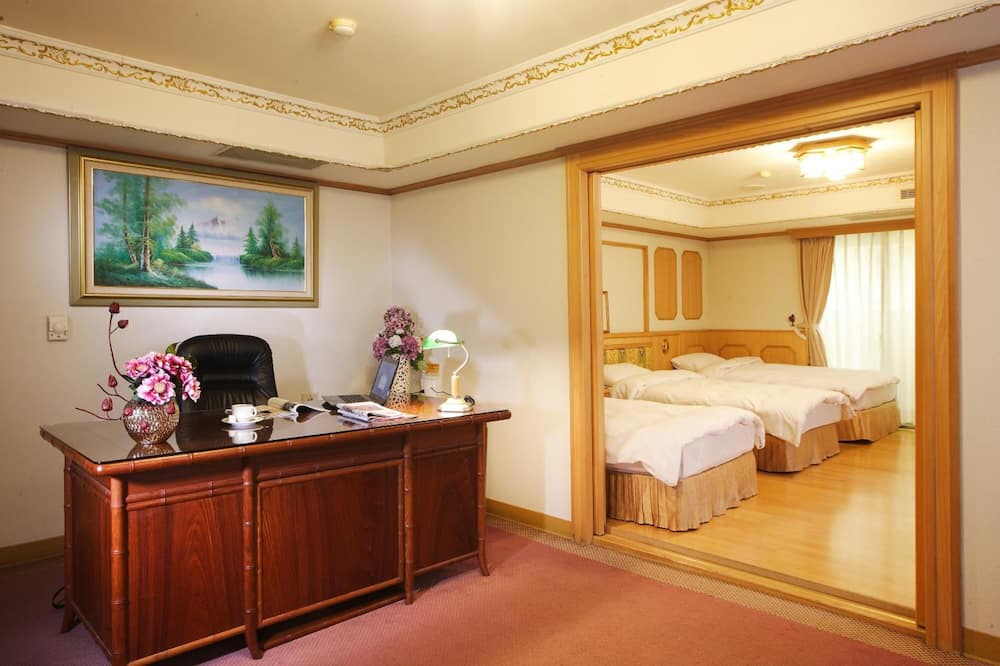 Photo of Bedroom in East District