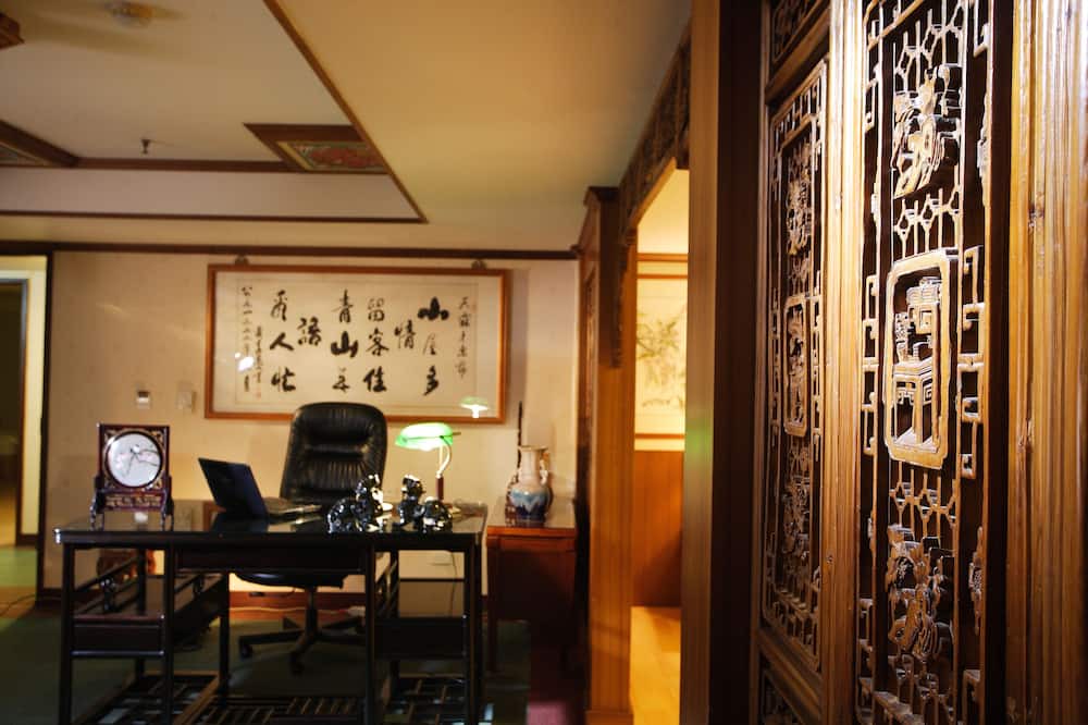 Photo of Livingroom in East District