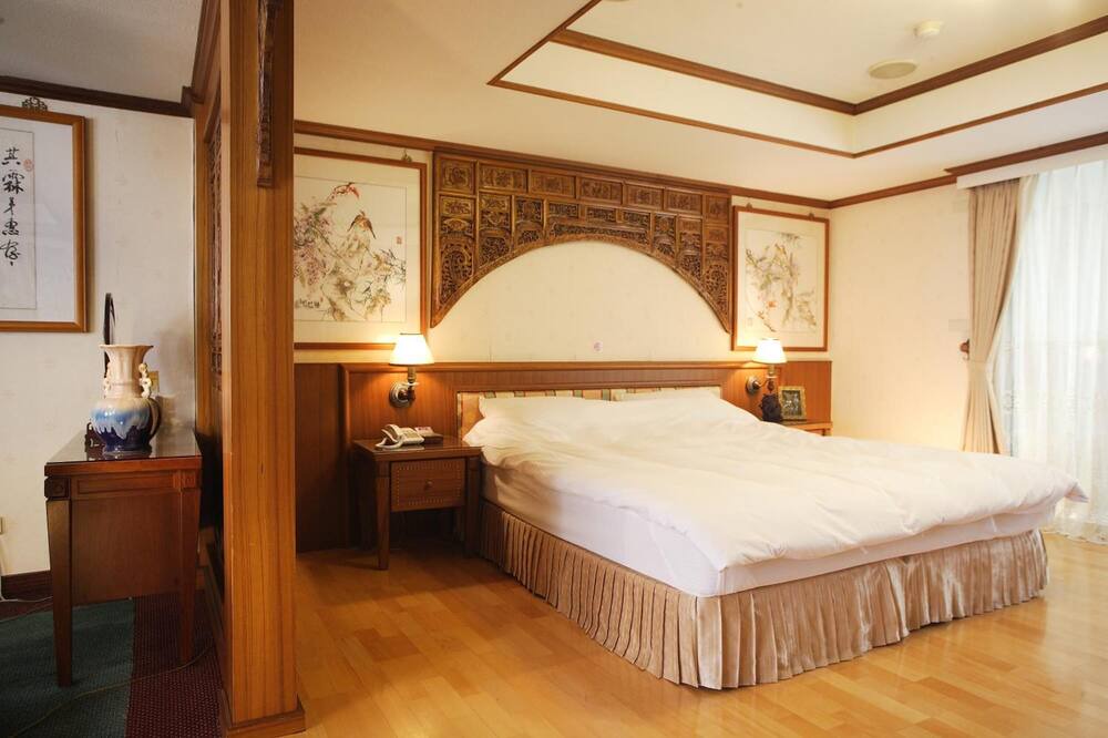 Photo of Bedroom in East District