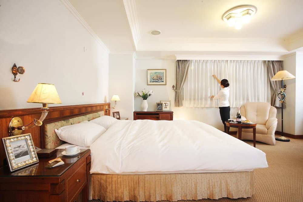 Photo of Bedroom in East District