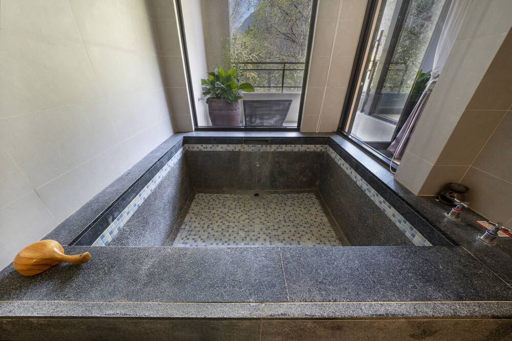 Photo of Bathroom in Puli