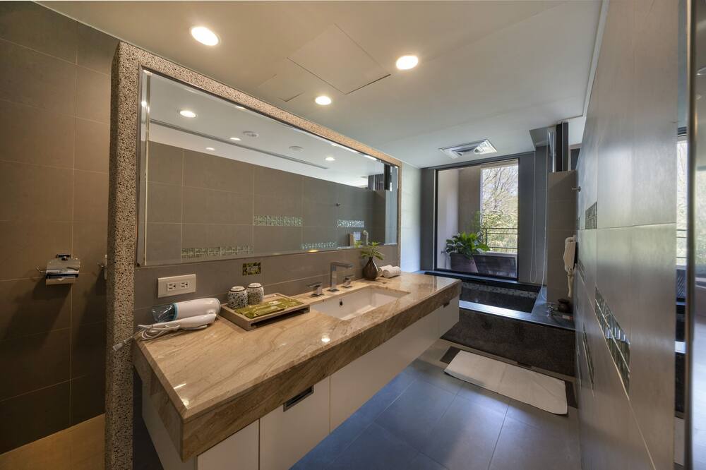 Photo of Bathroom in Puli