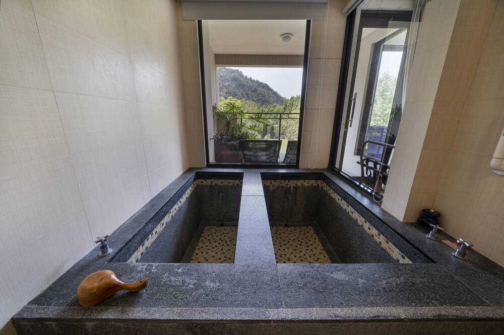 Photo of Bathroom in Puli