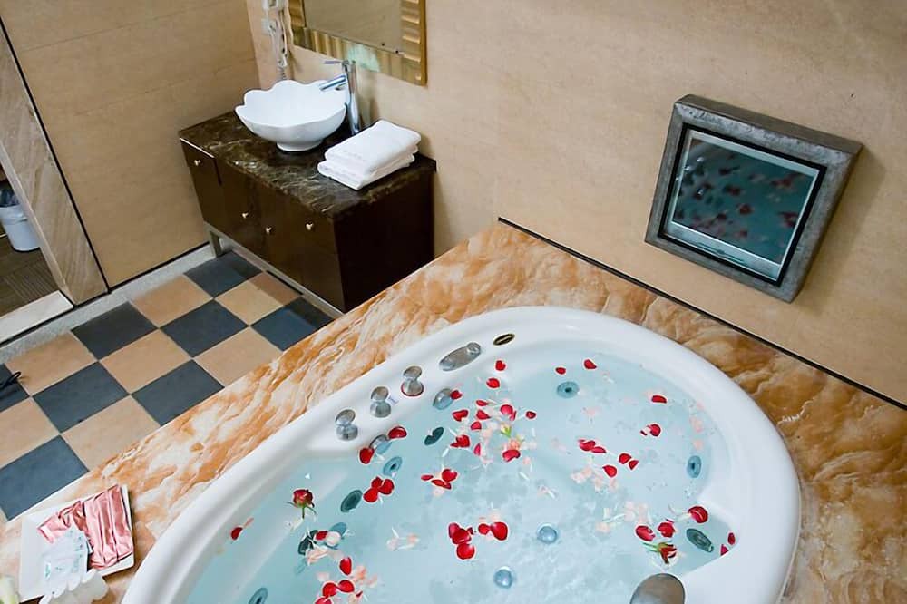 Photo of Bathroom in North District