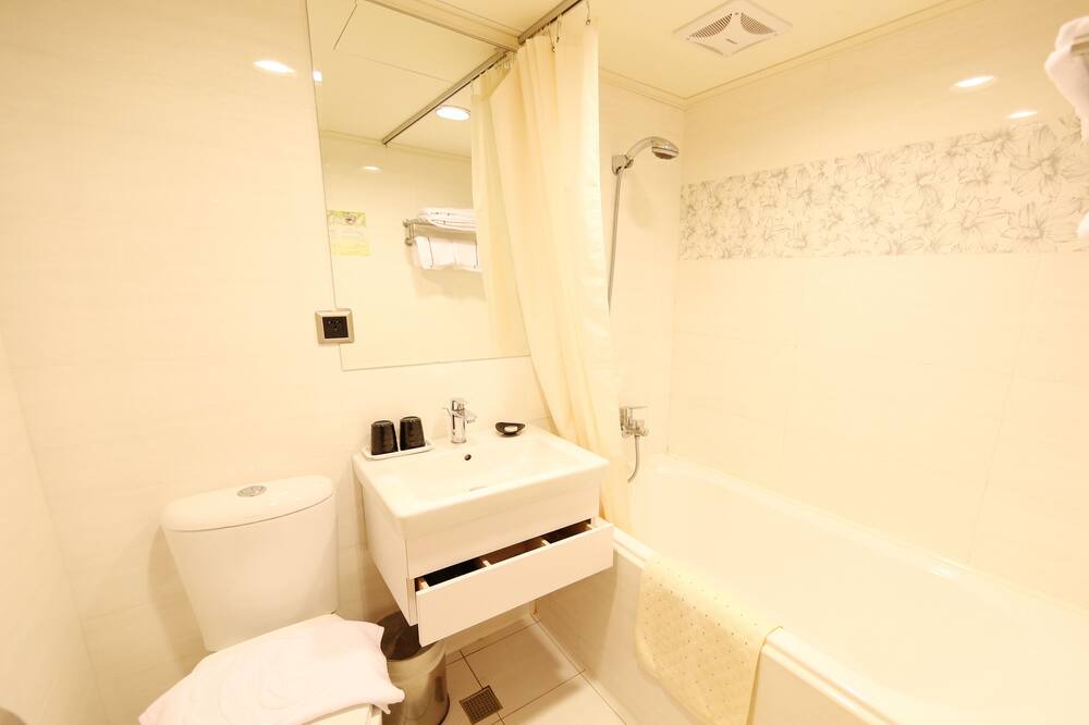 Photo of Bathroom in Douliou