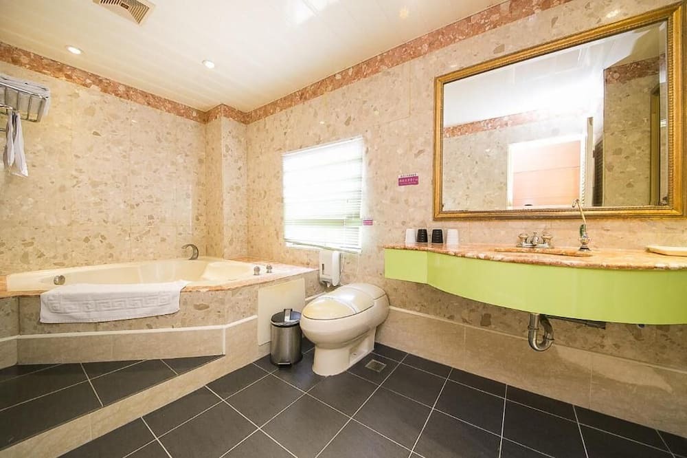 Photo of Bathroom in Xinying