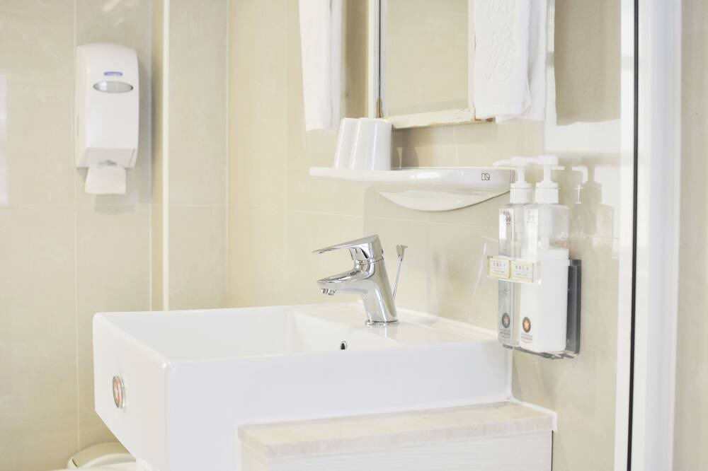 Photo of Bathroom in Cianjin District