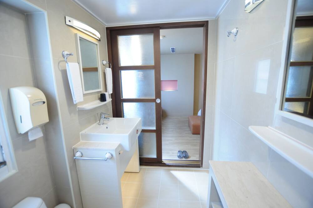 Photo of Bathroom in Cianjin District