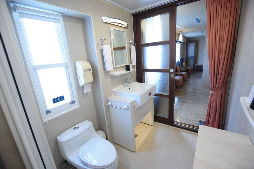 Photo of Bathroom in Cianjin District