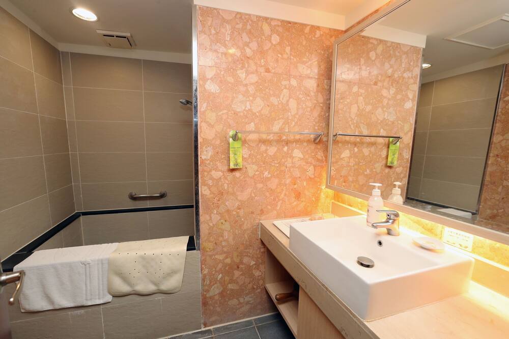 Photo of Bathroom in Beinan
