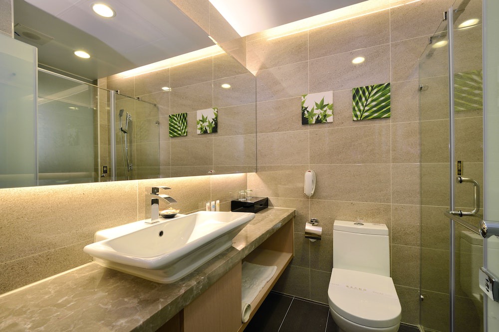 Photo of Bathroom in West District