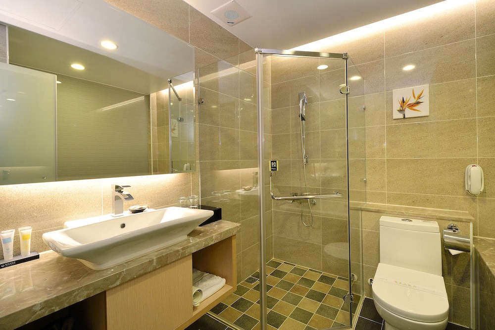 Photo of Bathroom in West District