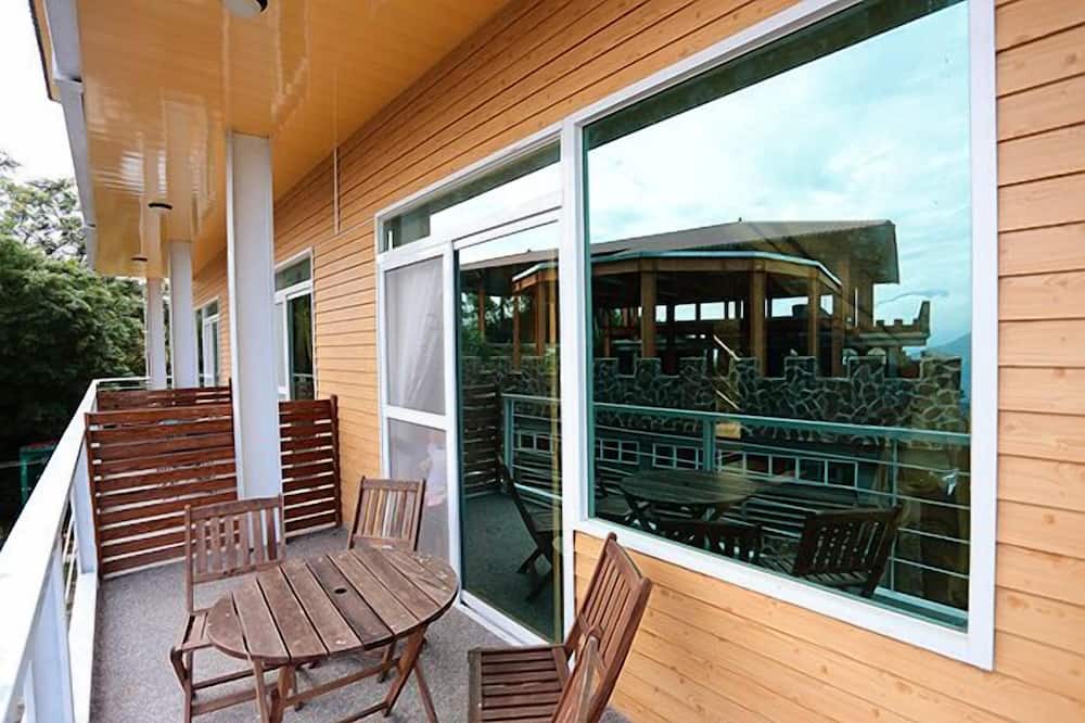 Photo of Patio Balcony in Ren'ai