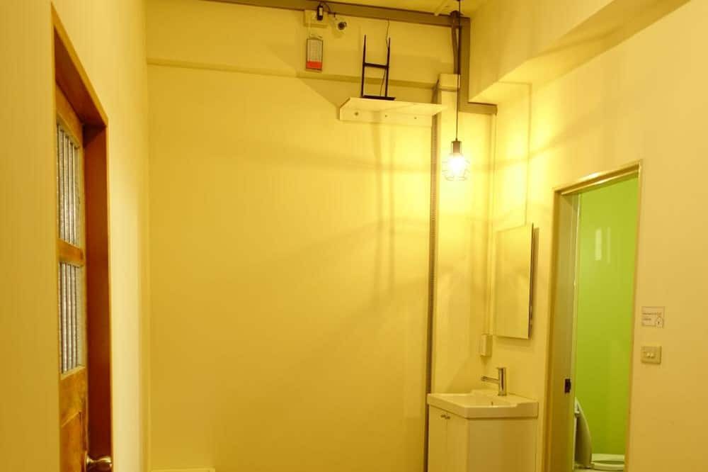 Photo of Bathroom in West District