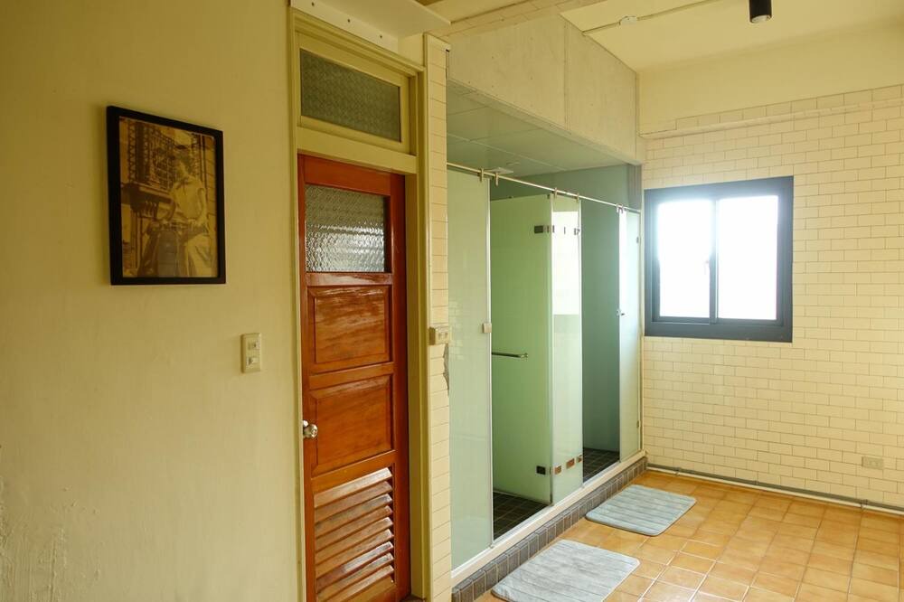 Photo of Bathroom in West District