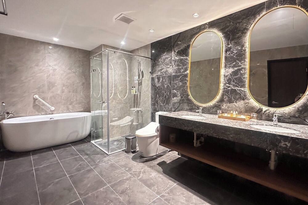 Photo of Bathroom in Niaosong District