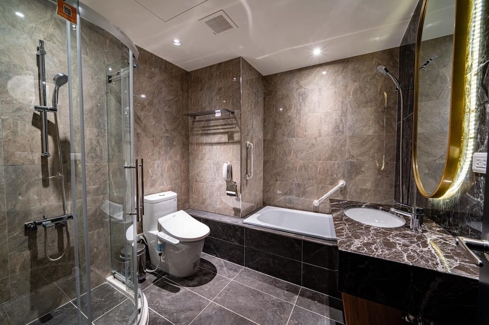 Photo of Bathroom in Niaosong District