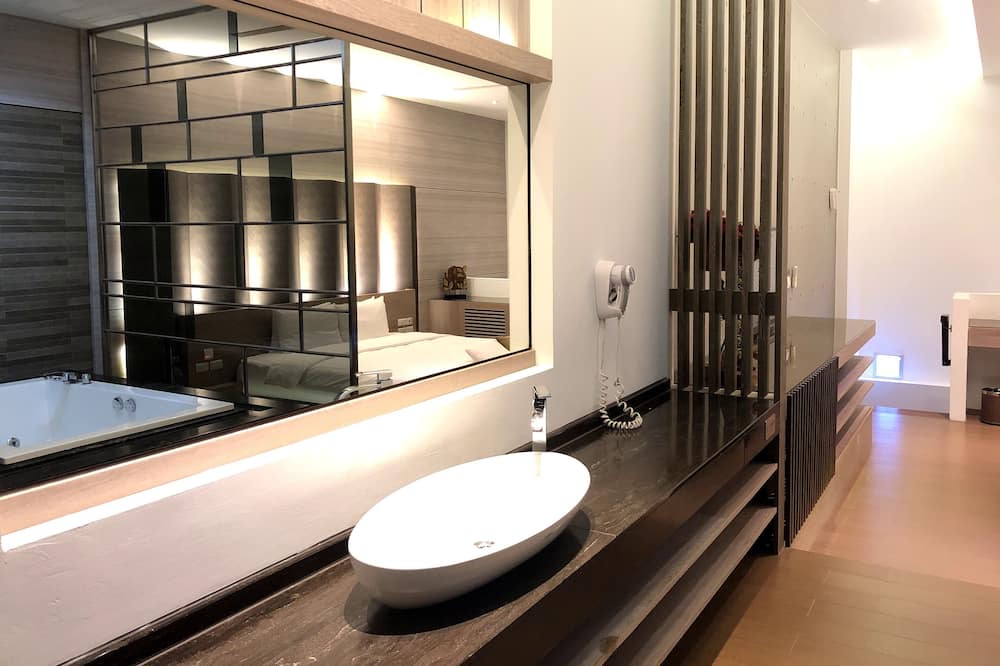 Photo of Bathroom in South District