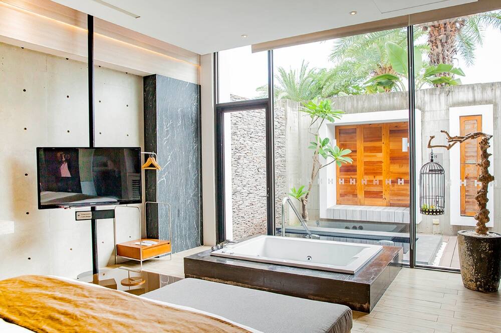 Photo of Bathroom in South District