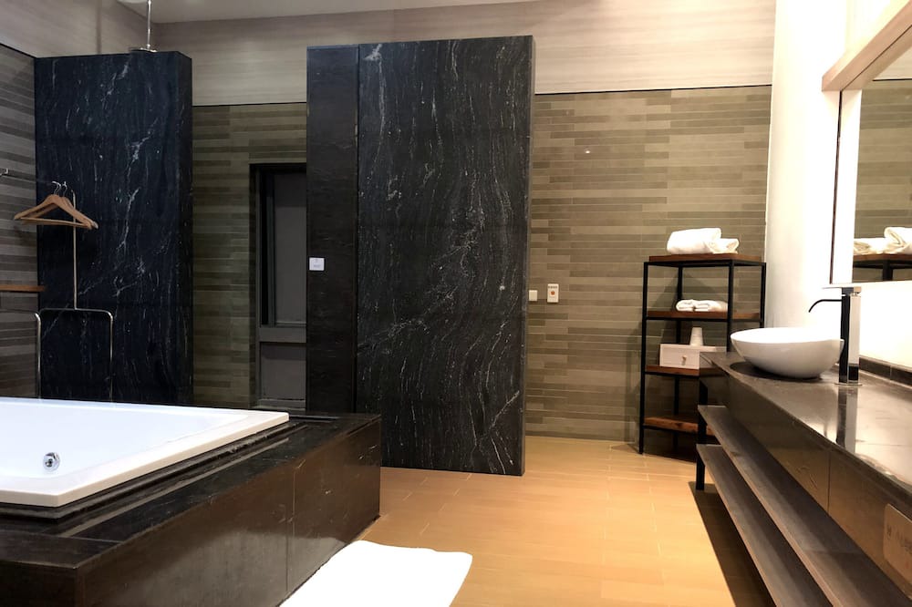 Photo of Bathroom in South District