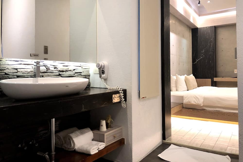 Photo of Bathroom in South District