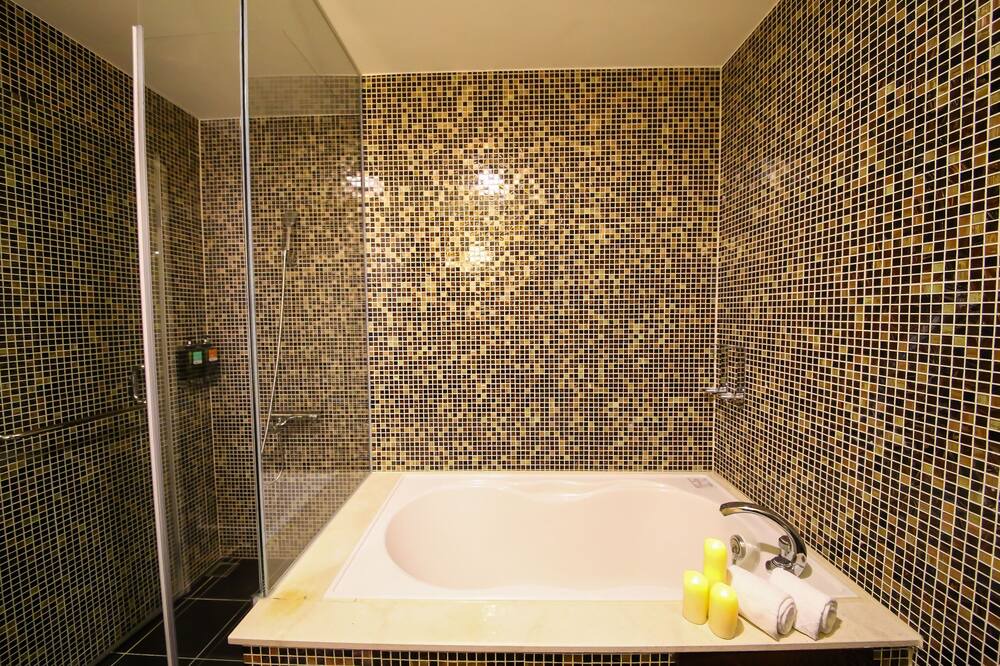 Photo of Bathroom in East District