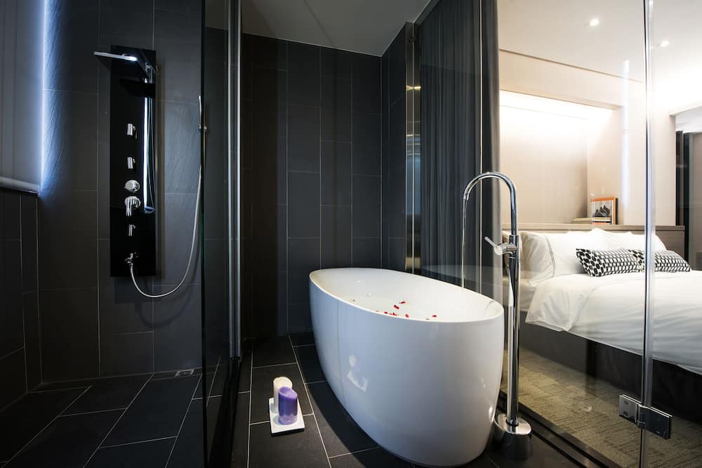 Photo of Bathroom in Daya
