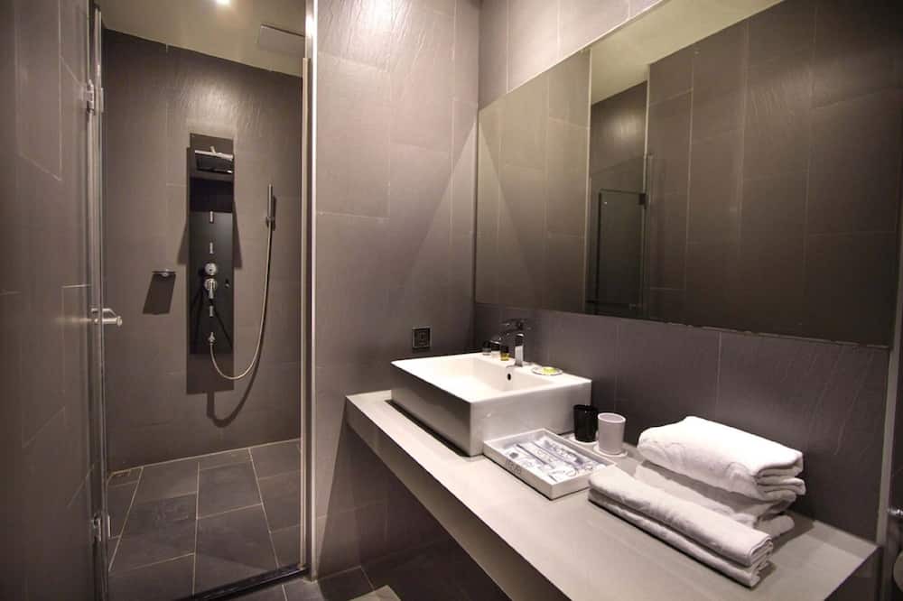 Photo of Bathroom in Daya
