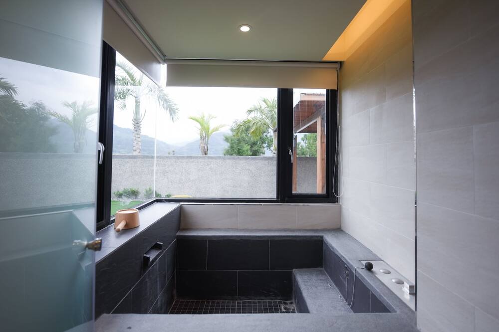 Photo of Bathroom in Luye