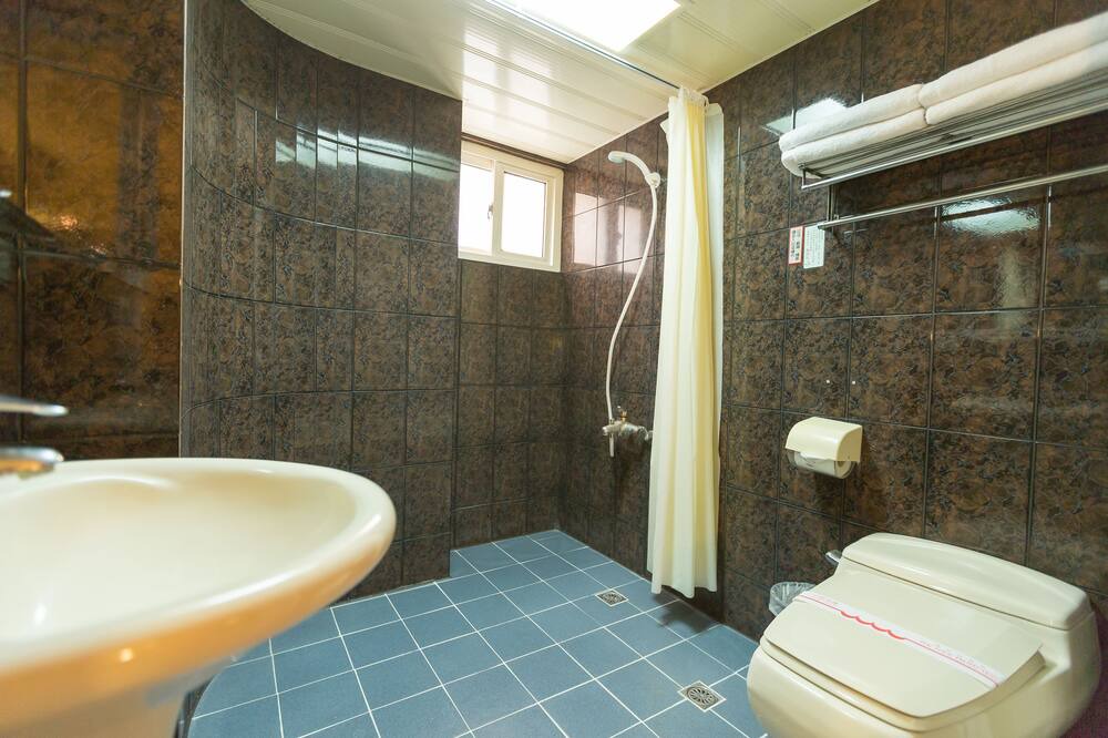 Photo of Bathroom in Fengshan District