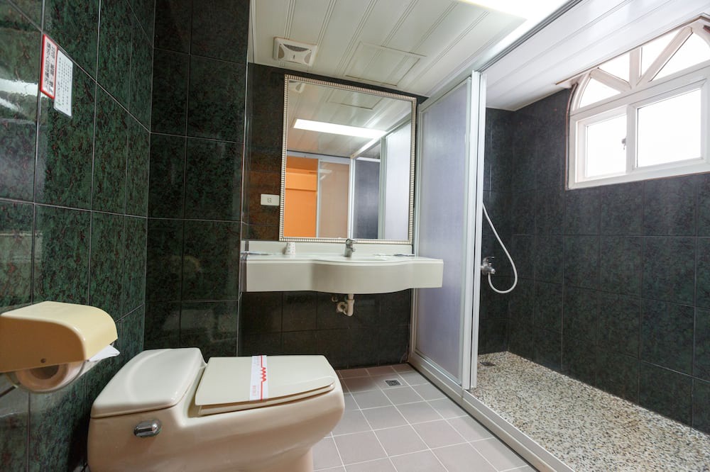 Photo of Bathroom in Fengshan District