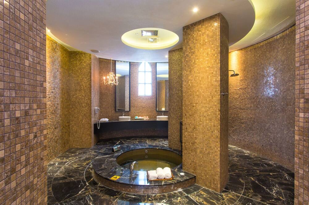 Photo of Bathroom in Nantun District