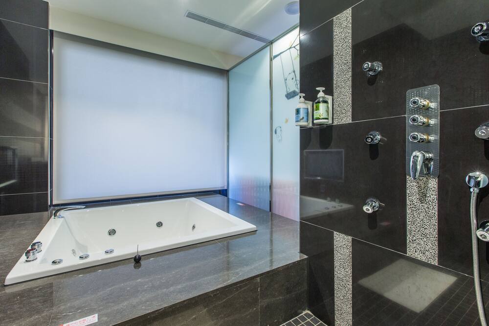 Photo of Bathroom in East District