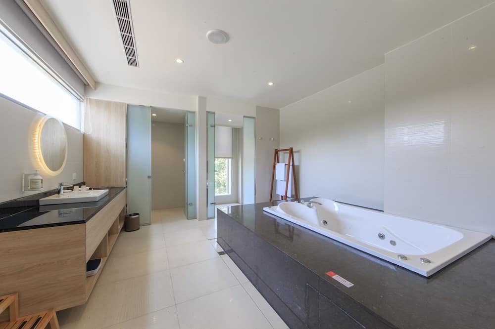 Photo of Bathroom in East District