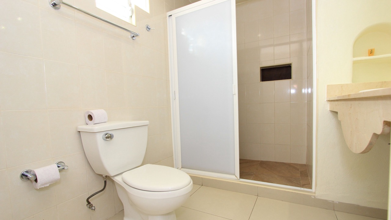 Photo of Bathroom in R