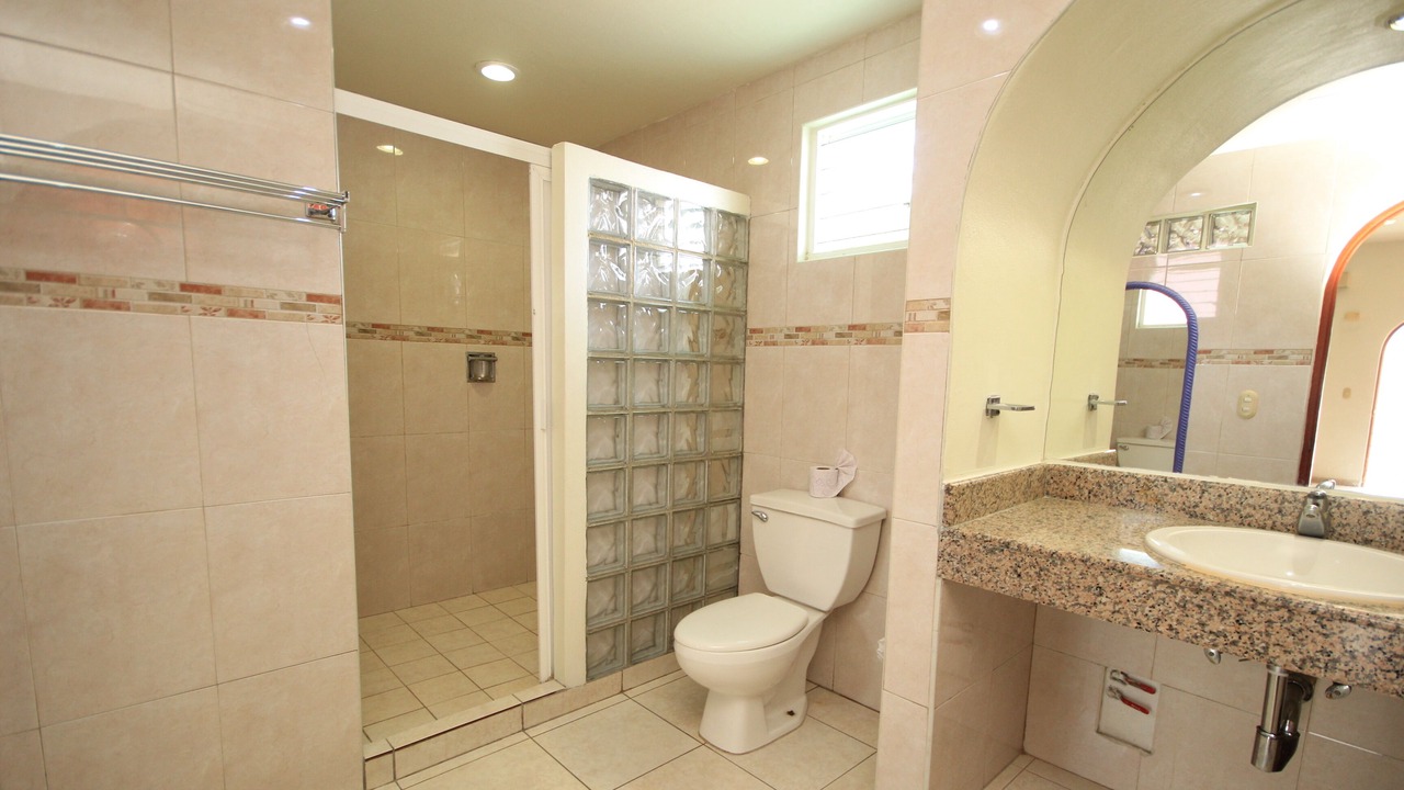 Photo of Bathroom in R