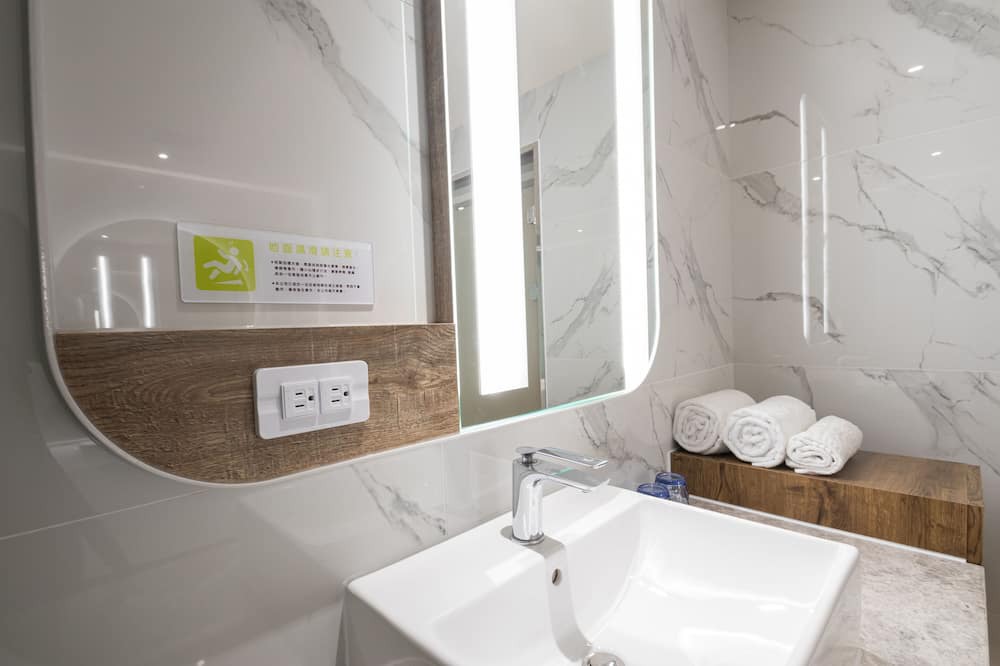Photo of Bathroom in Zhongli District