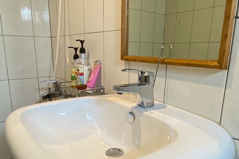 Photo of Bathroom in Annan District