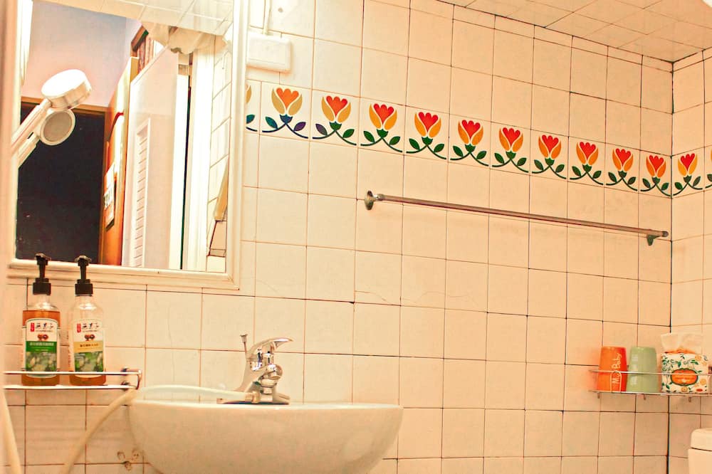 Photo of Bathroom in Annan District