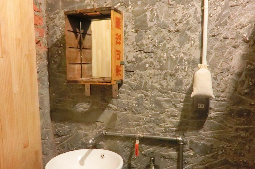 Photo of Bathroom in Longjing