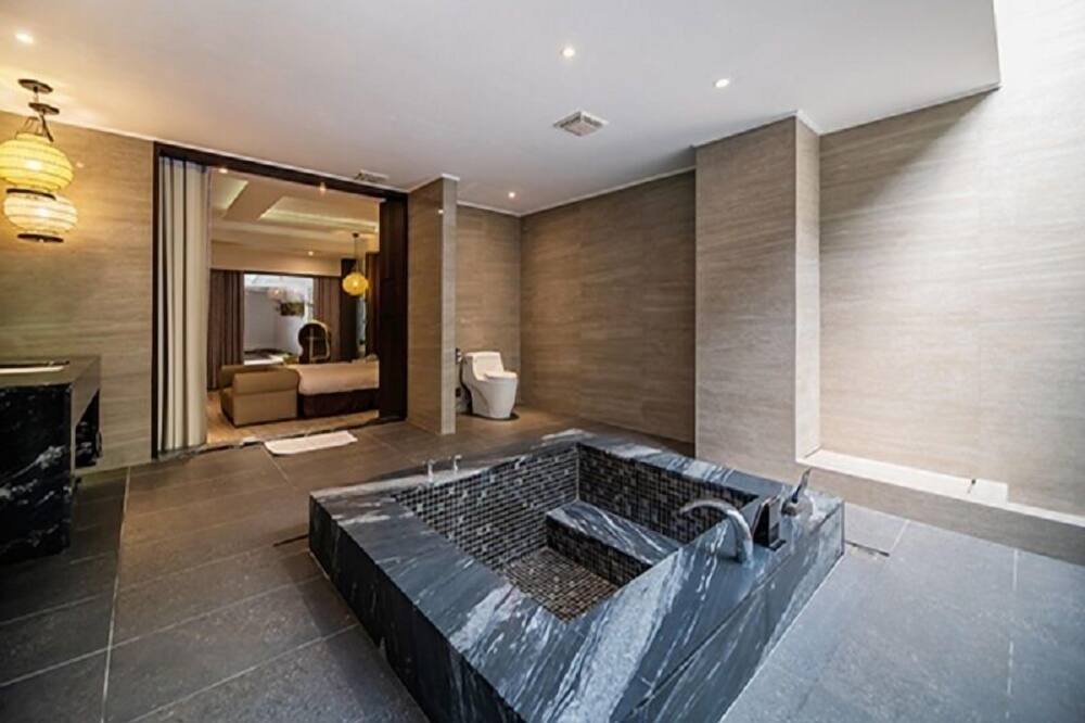 Photo of Bathroom in Yuanlin