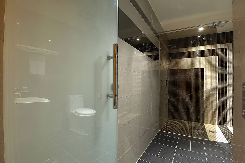 Photo of Bathroom in Pitou