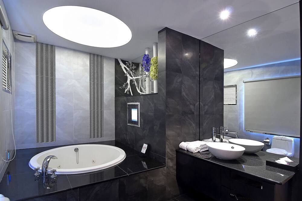 Photo of Bathroom in Pitou