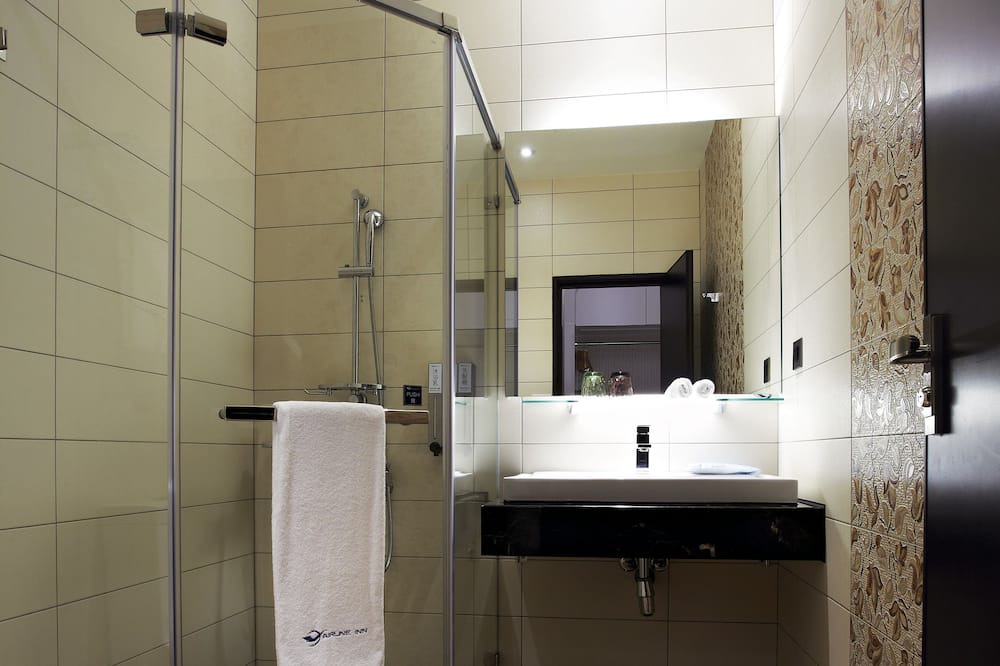 Photo of Bathroom in West District