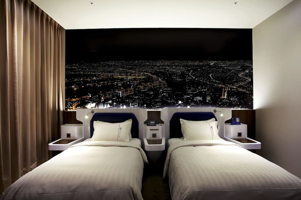 Photo of Bedroom in West District