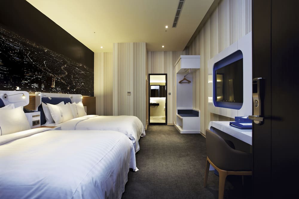 Photo of Bedroom in West District
