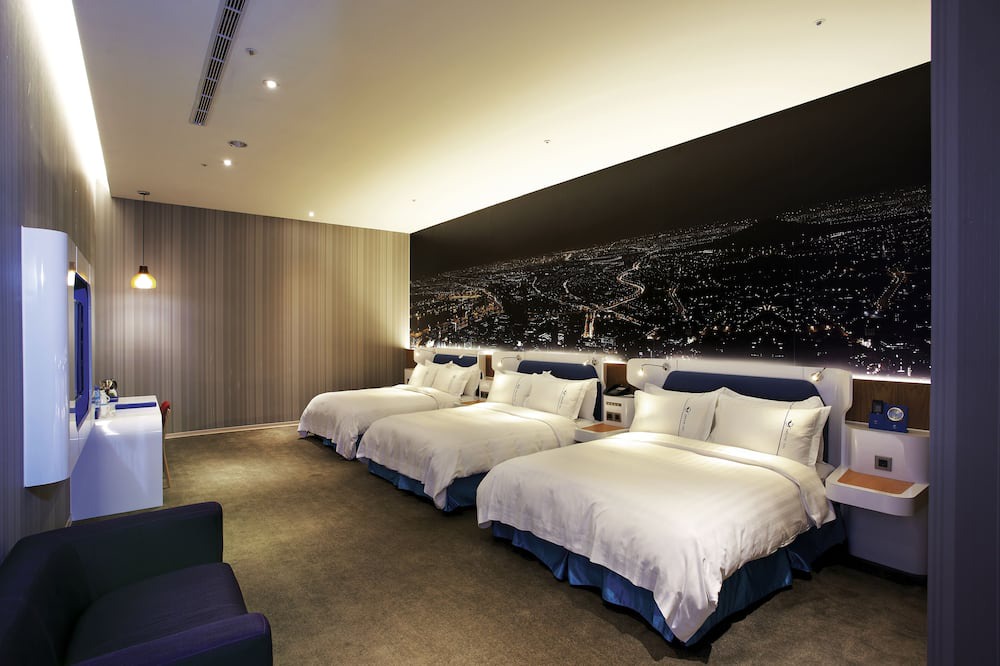 Photo of Bedroom in West District