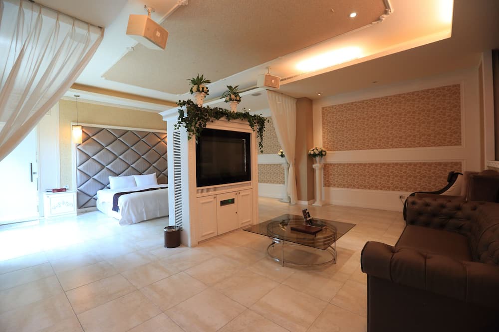 Photo of Bedroom in Douliou