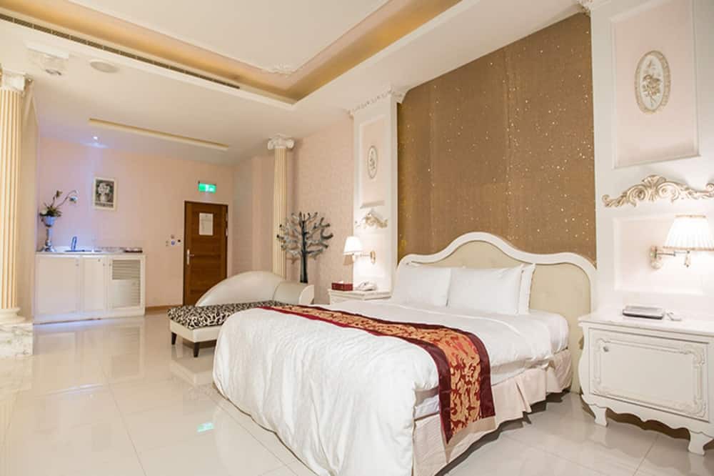 Photo of Bedroom in Douliou